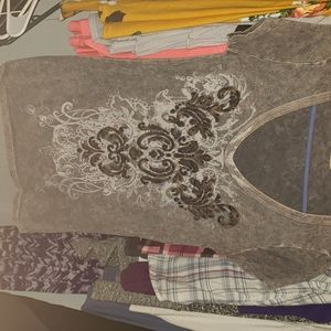 Daytrip V-neck shirr